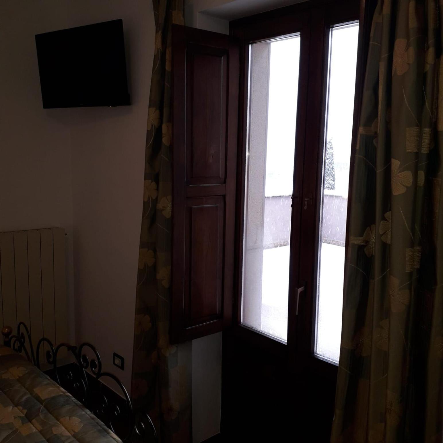 Hotel Bucaneve Pescasseroli Ngoại thất bức ảnh